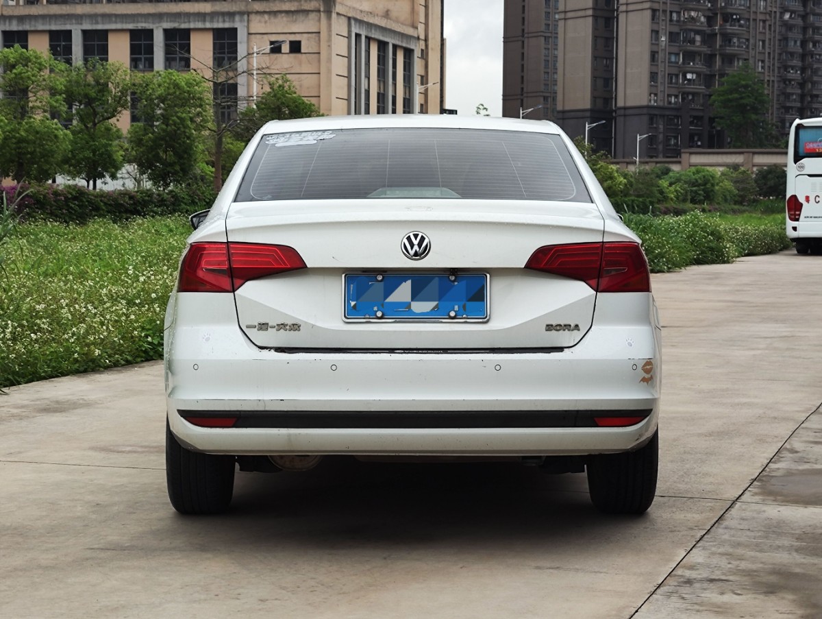 Volkswagen Bora 2017 car image #3