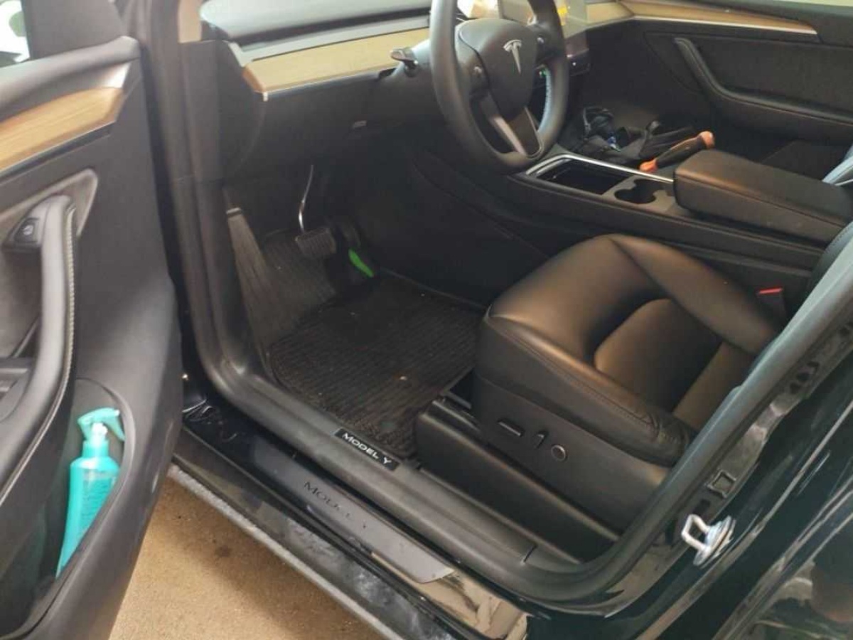 Tesla Model Y 2023 #3 Tesla Model Y 2023 car image #3