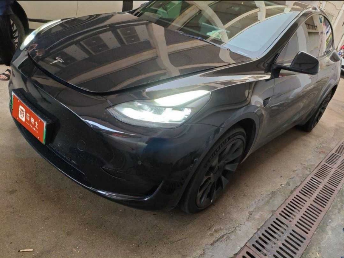 Tesla Model Y 2023 Tesla Model Y 2023 car image