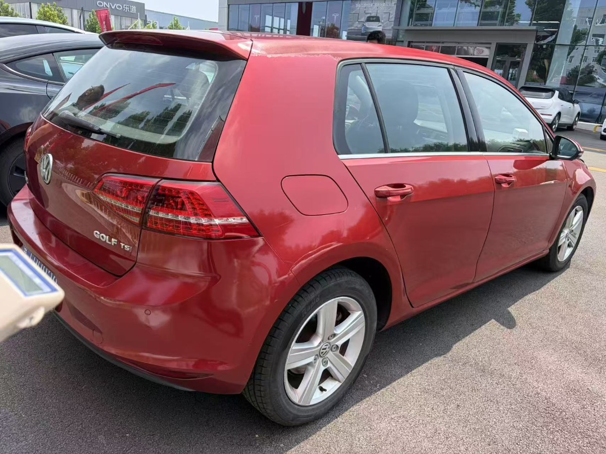 Volkswagen Golf 2014 car image #2