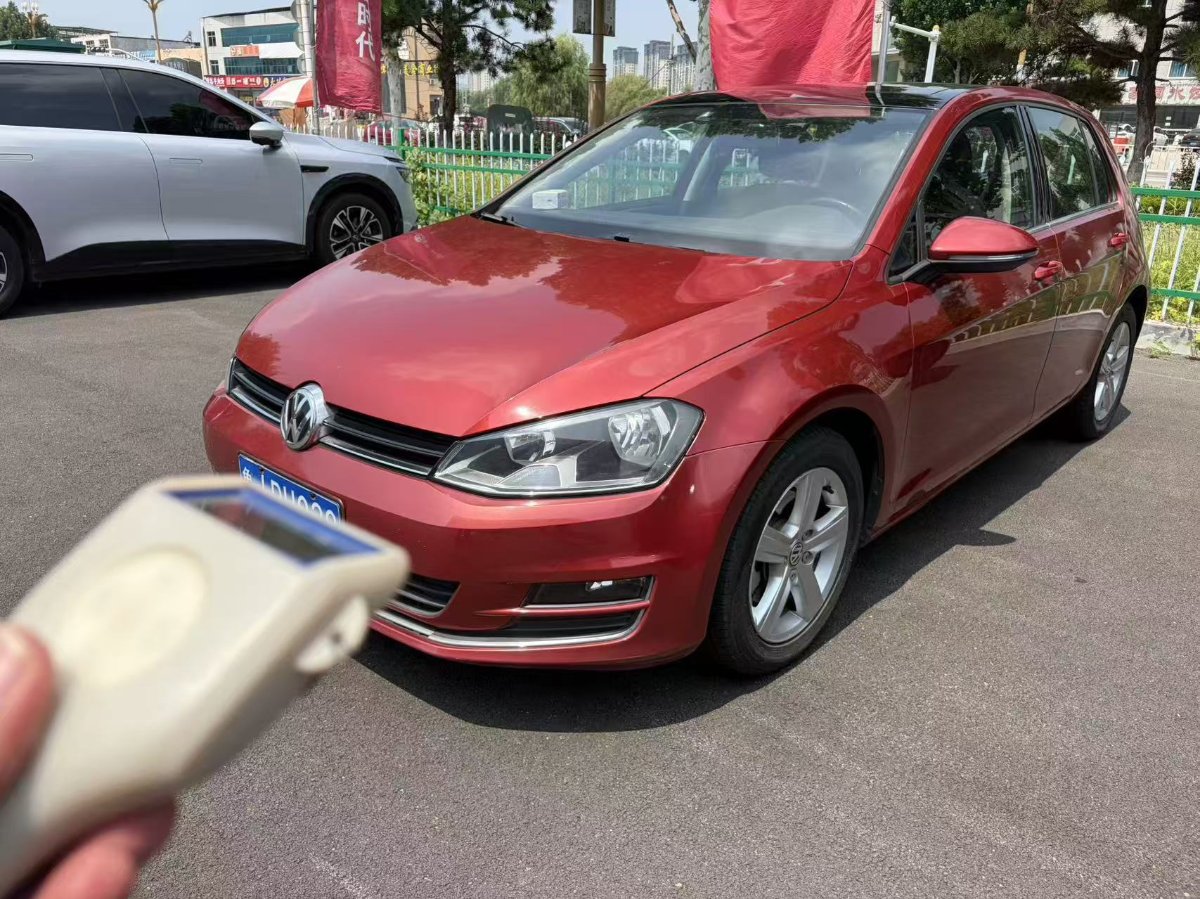 Volkswagen Golf 2014 car image 
