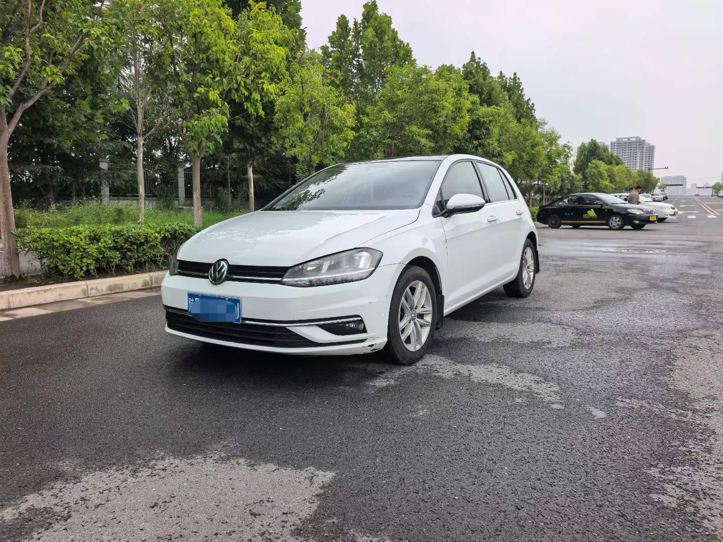 Volkswagen Golf 2019 car image 