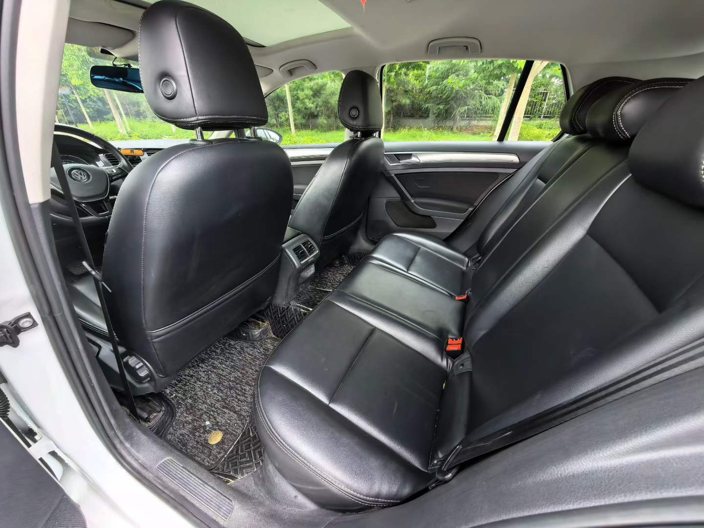 Volkswagen Golf 2019 car image #6