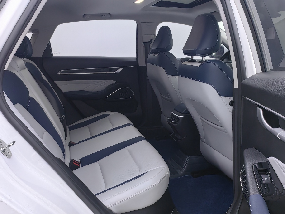 GEELY Emgrand 2022 #5 GEELY Emgrand 2022 car image #5