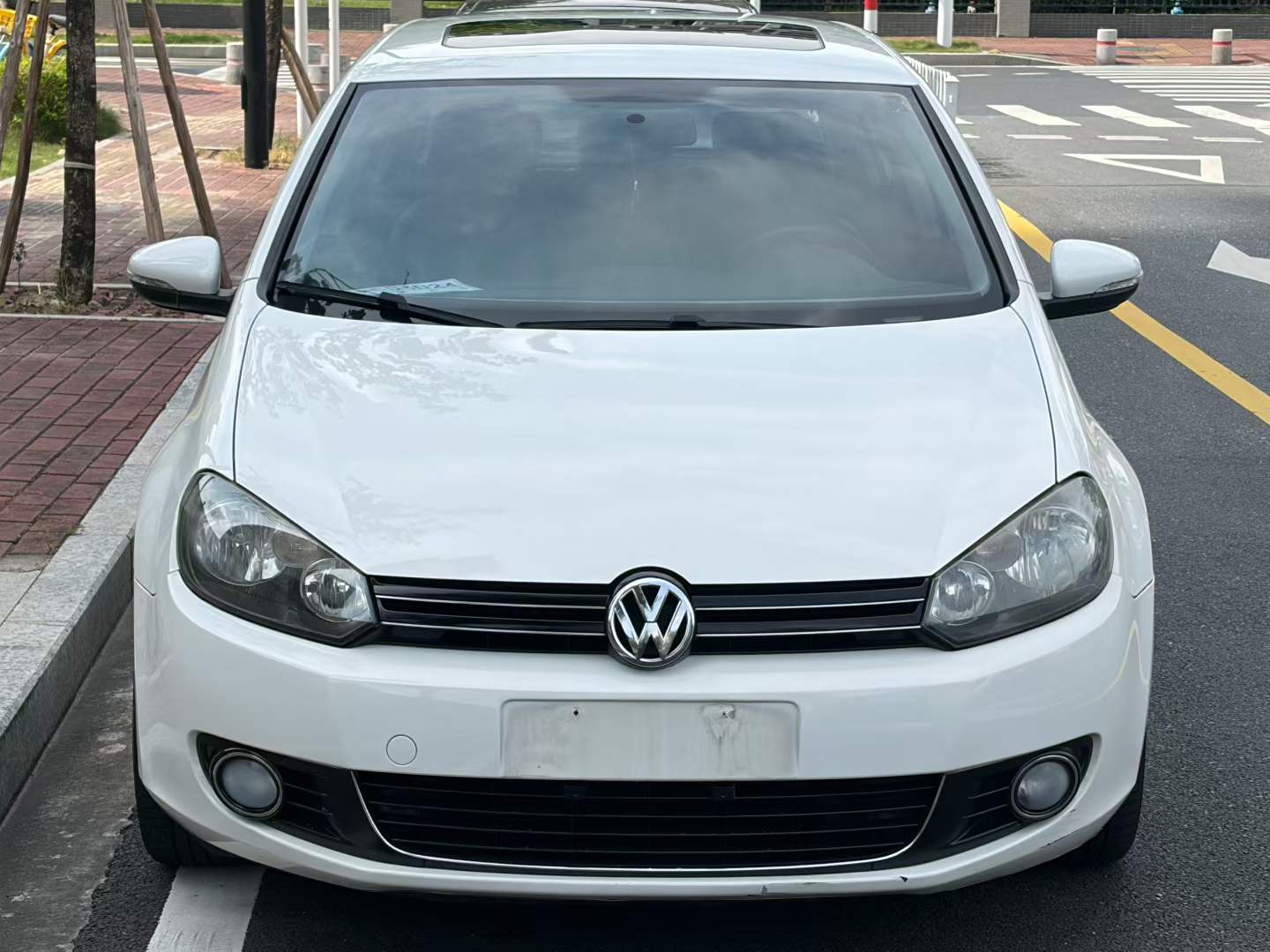 Volkswagen Golf 2012 car image #2