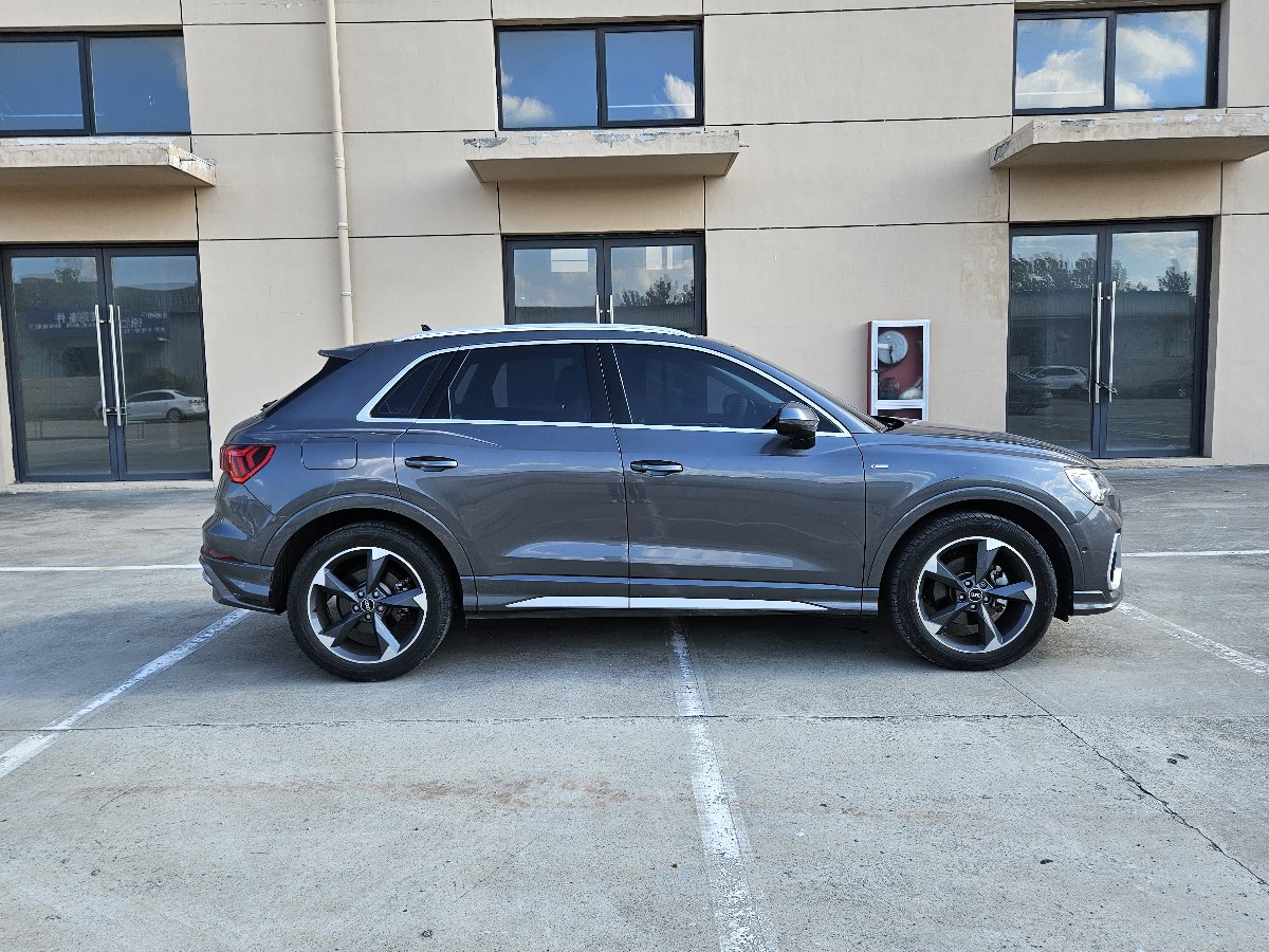 Audi Q3 2022 #4 Audi Q3 2022 car image #4