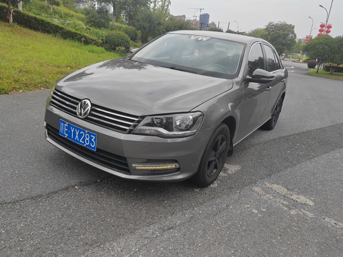 Volkswagen Bora 2013 car image 
