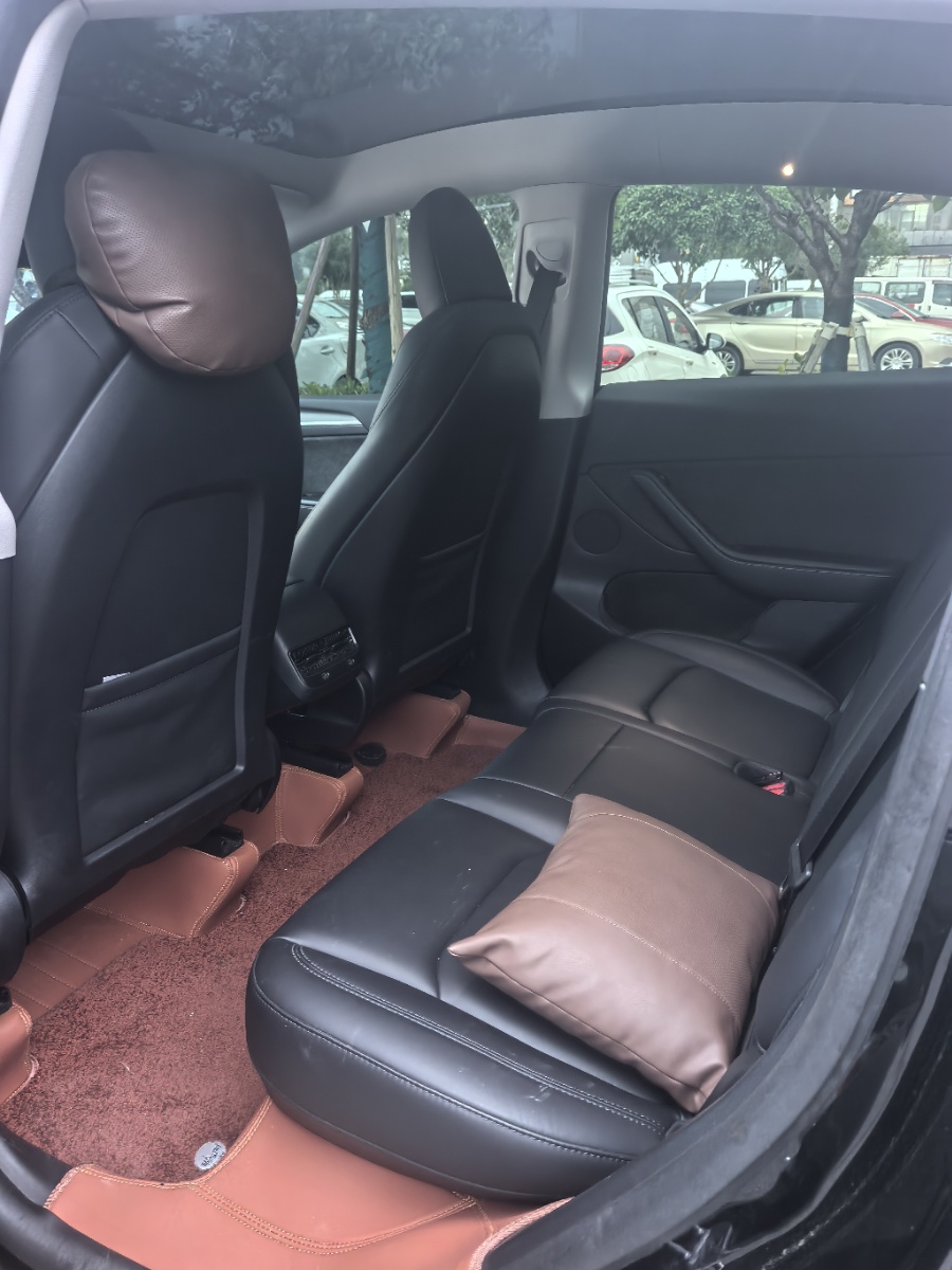 Tesla Model Y 2024 #4 Tesla Model Y 2024 car image #4