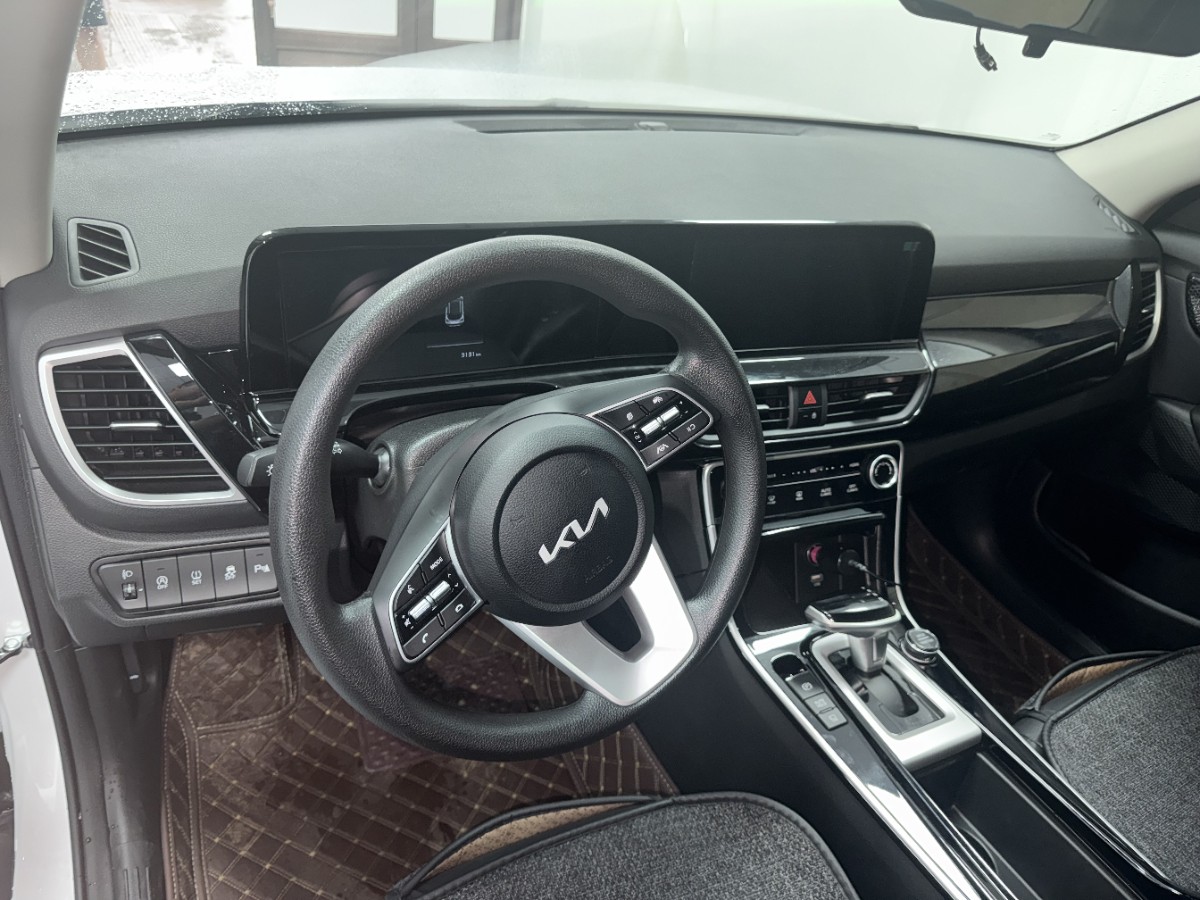 Kia Seltos 2026 car image #9