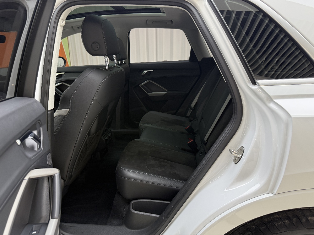 Audi Q3 2022 car image #8