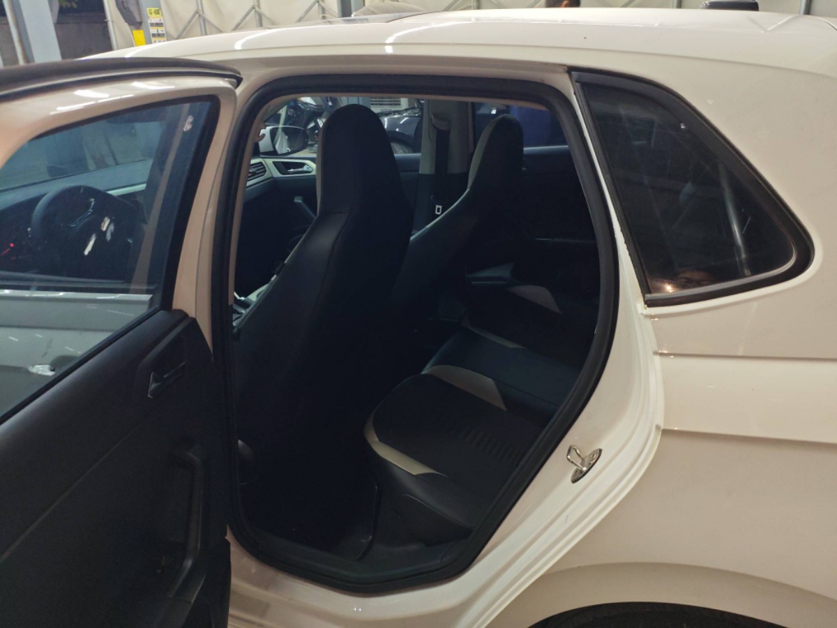 Volkswagen Polo 2021 car image #5