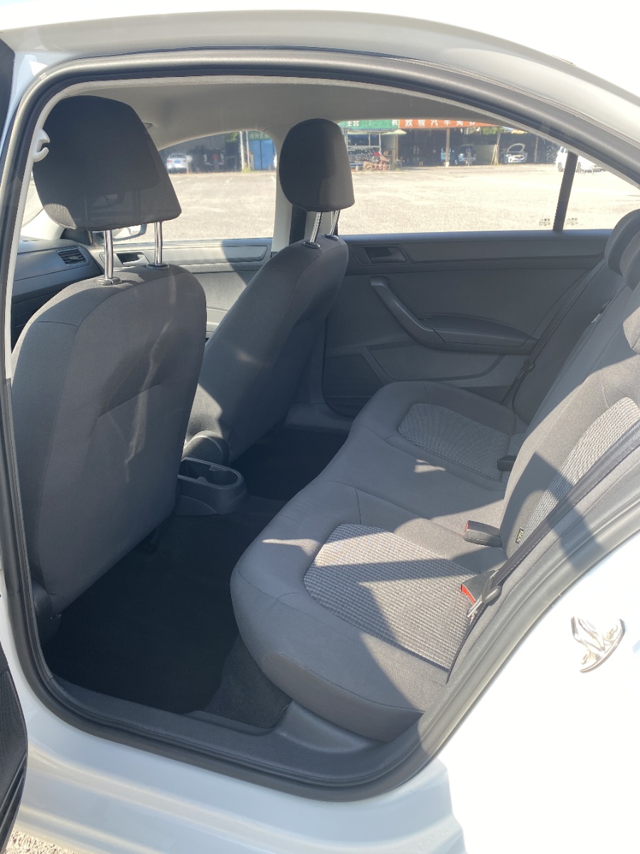 Volkswagen Santana 2018 car image #5