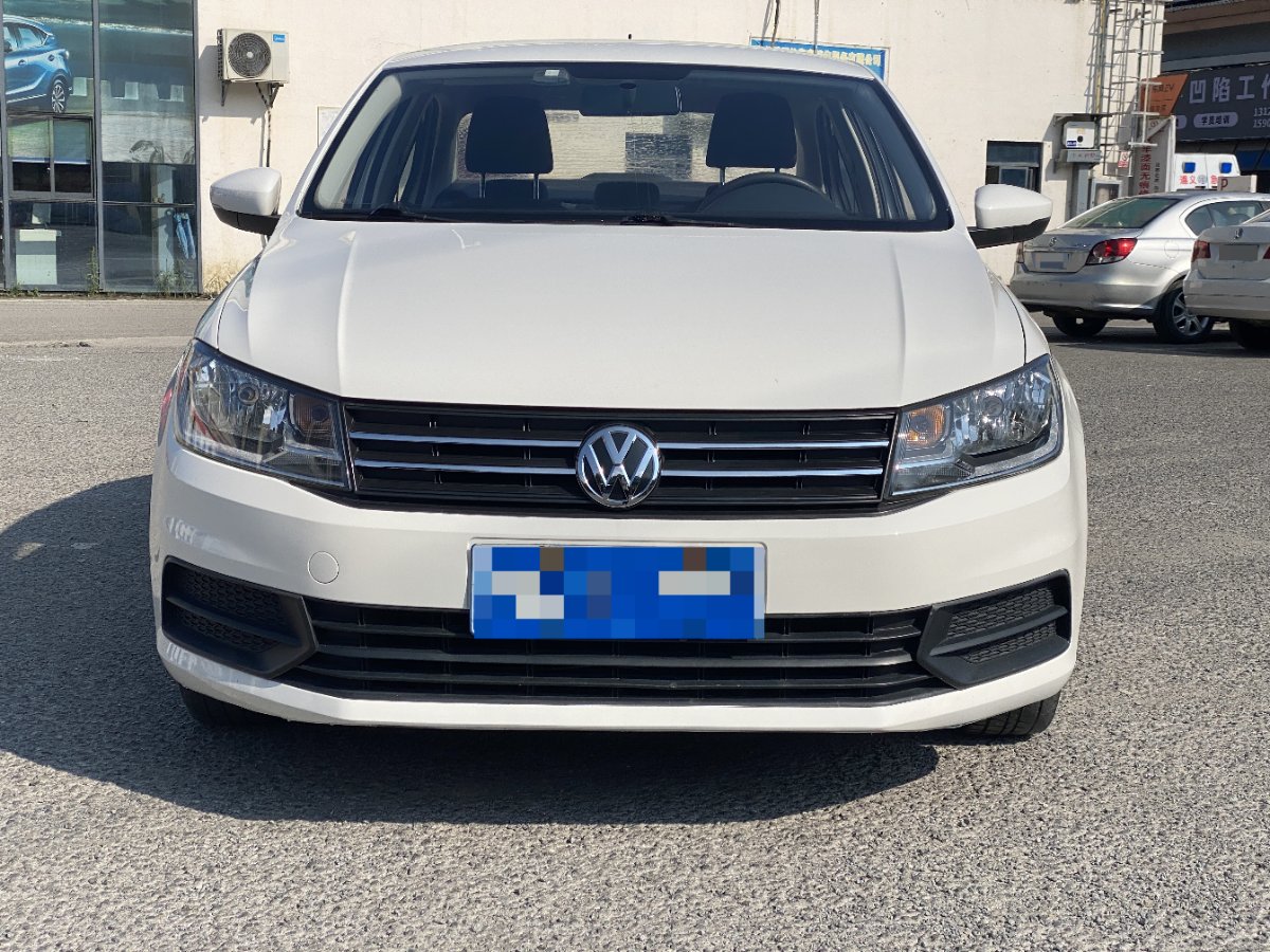 Volkswagen Santana 2018 car image #2