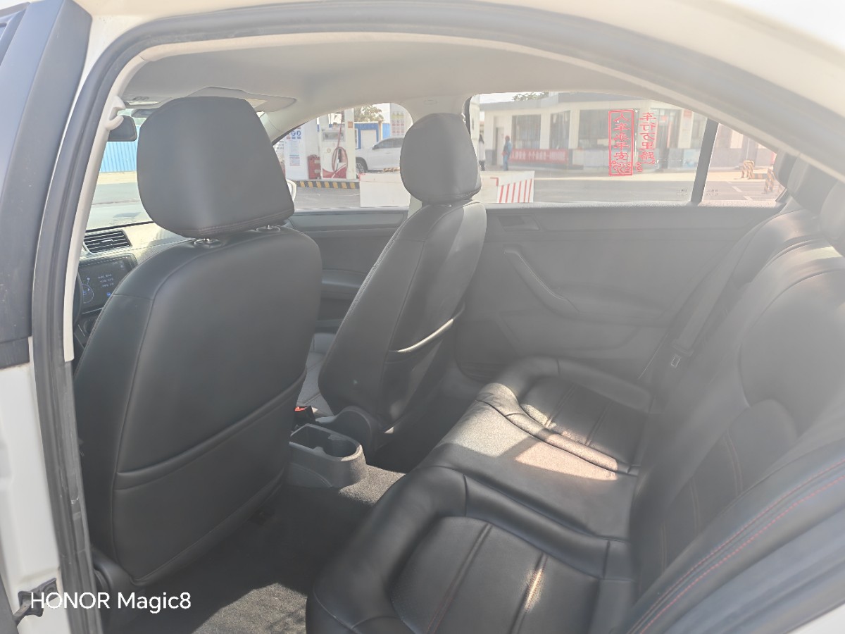 Volkswagen Santana 2016 car image #7