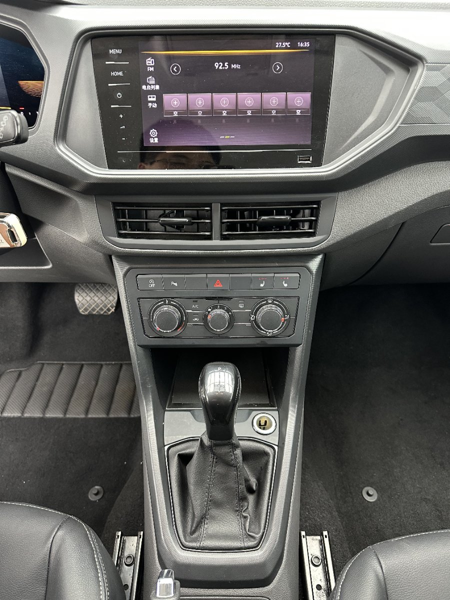 Volkswagen T-Cross 2022 #13 Volkswagen T-Cross 2022 car image #13