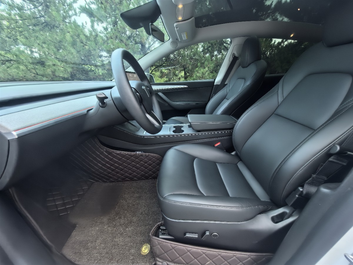 Tesla Model Y 2024 #3 Tesla Model Y 2024 car image #3