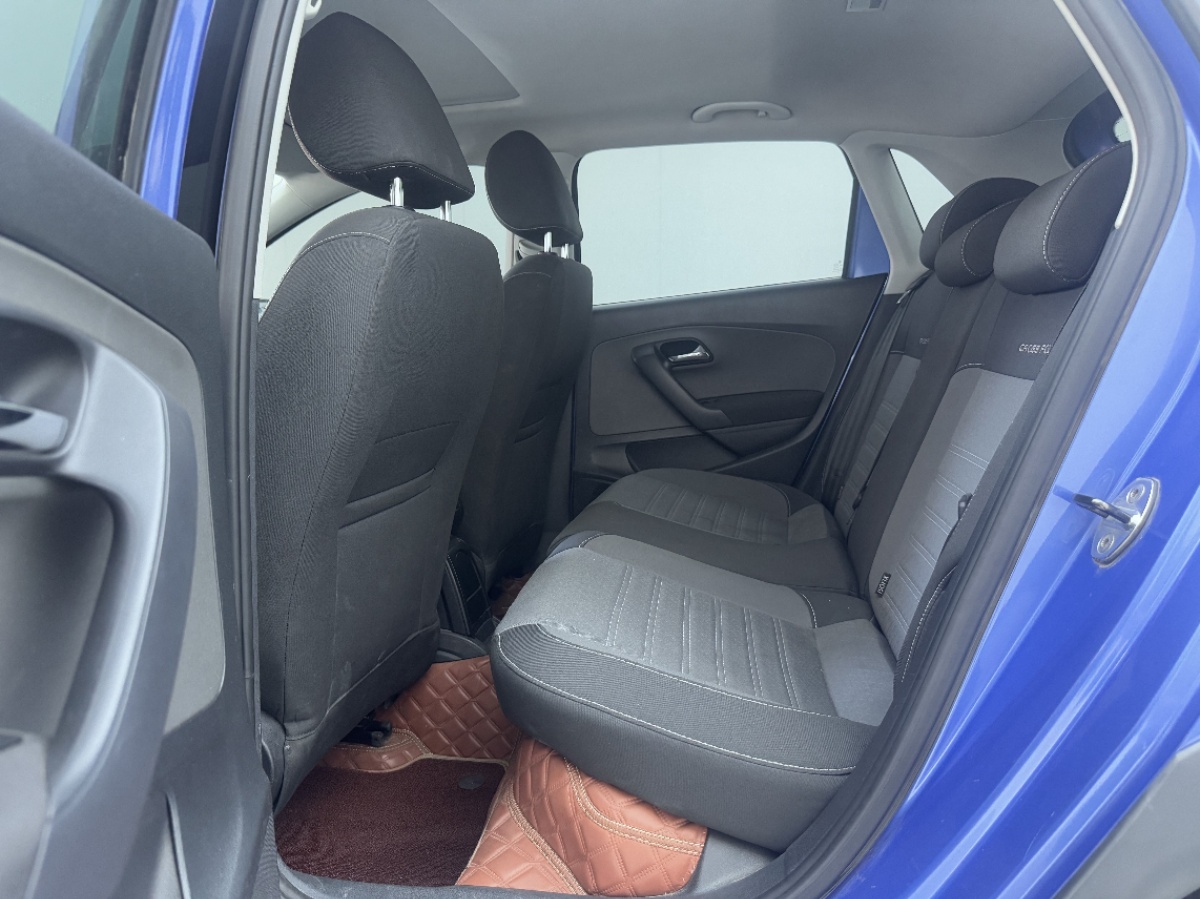 Volkswagen Polo 2014 car image #8