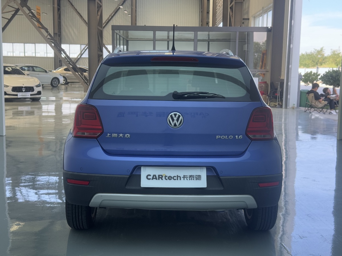 Volkswagen Polo 2014 car image #3