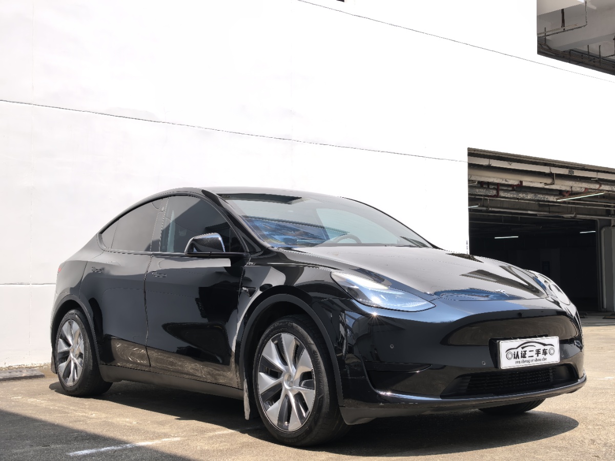 Tesla Model Y 2023 car image #3