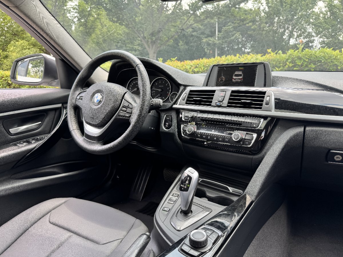 BMW 3 Series 2017 car image #8