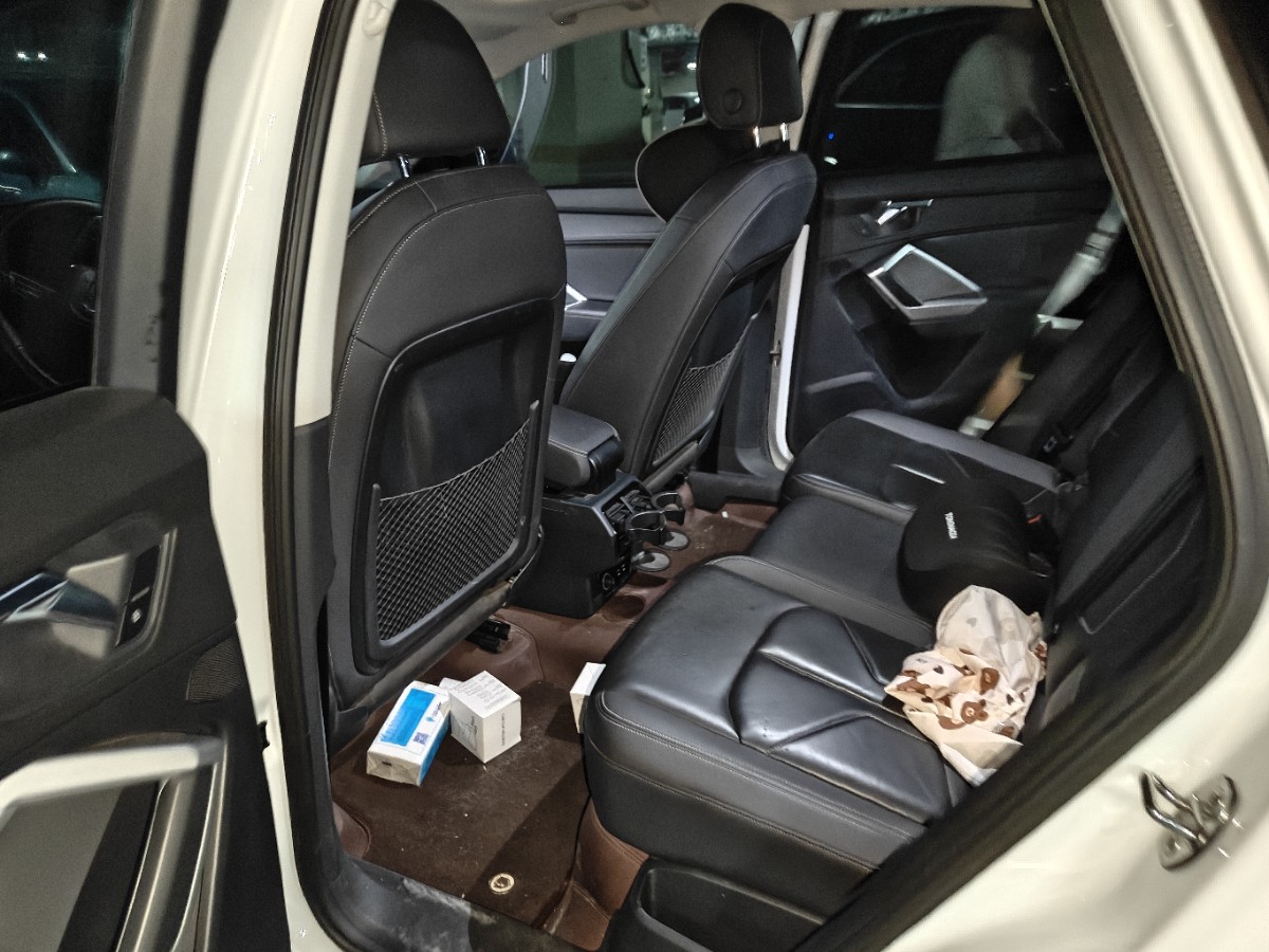 Audi Q3 2020 car image #4