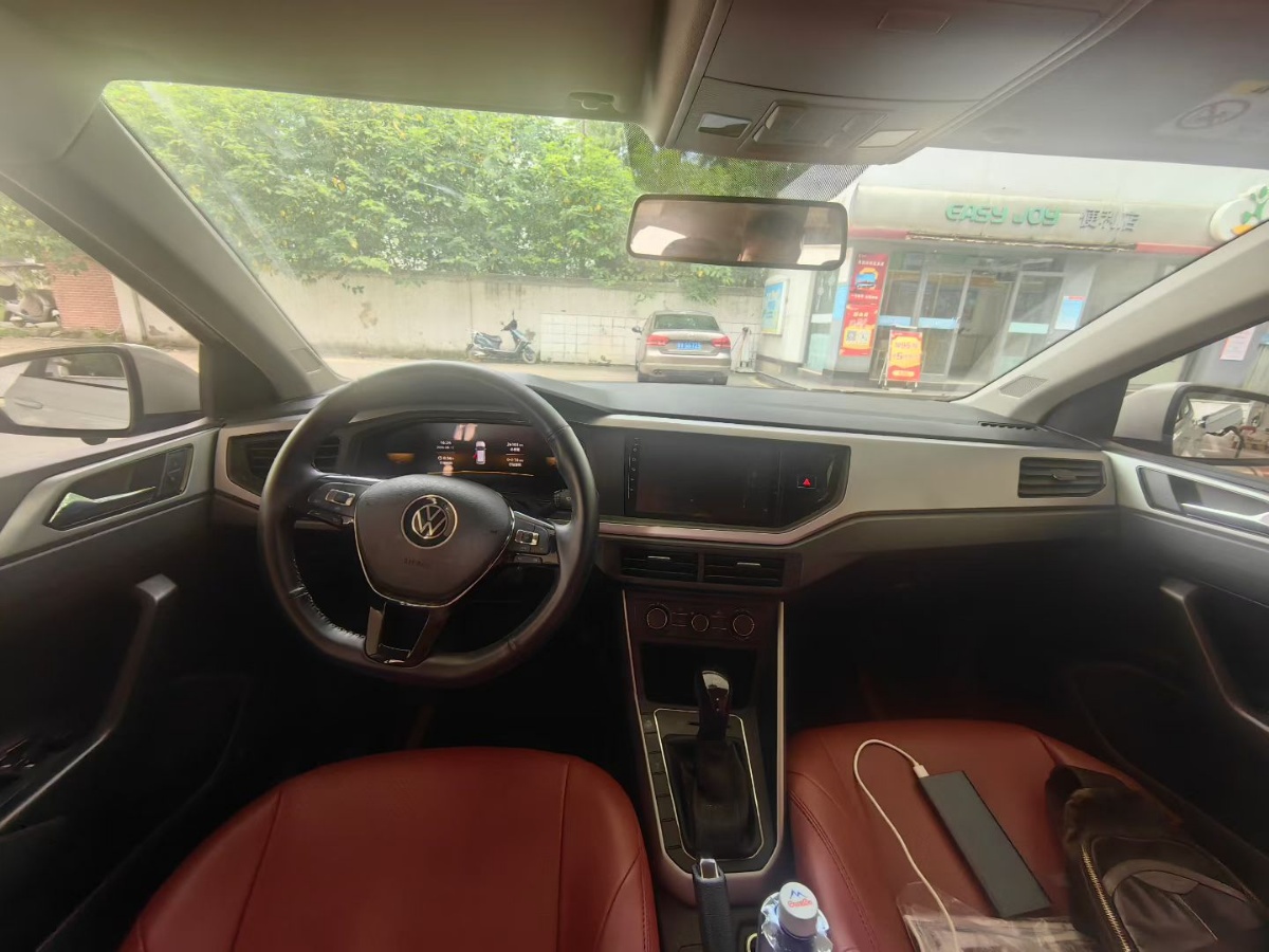 Volkswagen Polo 2024 car image #2