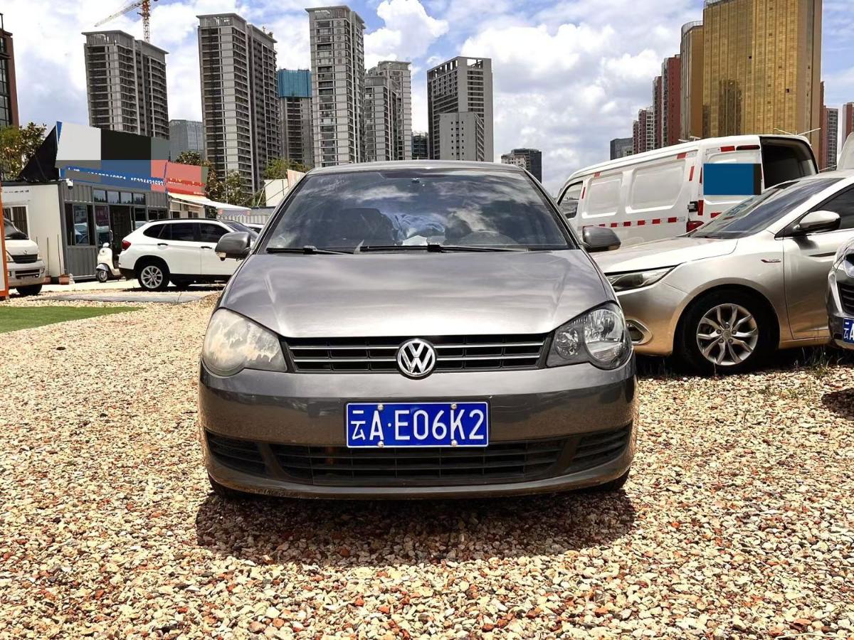 Volkswagen Polo 2011 car image #2