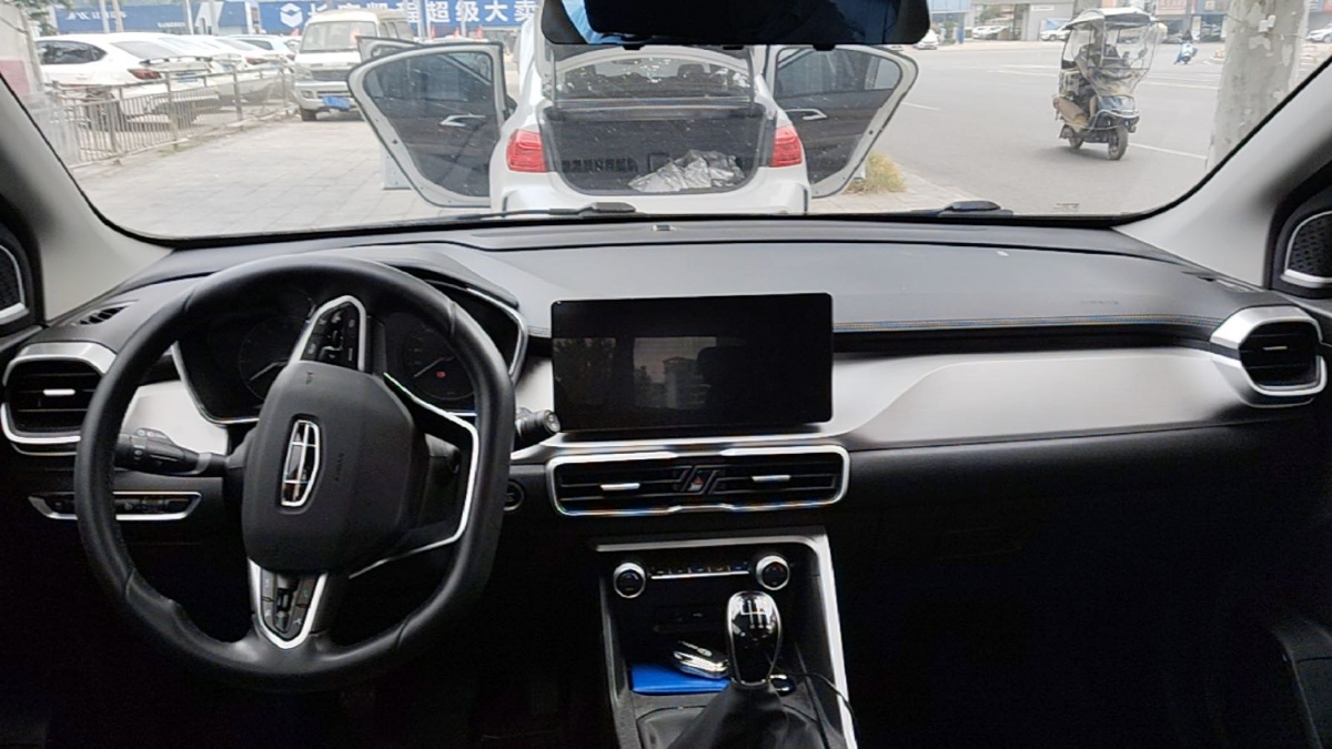 GEELY Coolray 2024 #9 GEELY Coolray 2024 صورة سيارة #9