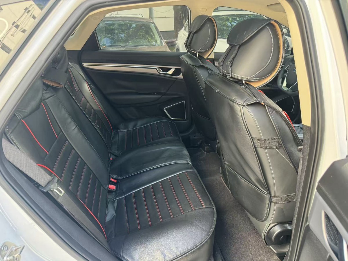 GEELY Emgrand GS 2019 car image #9