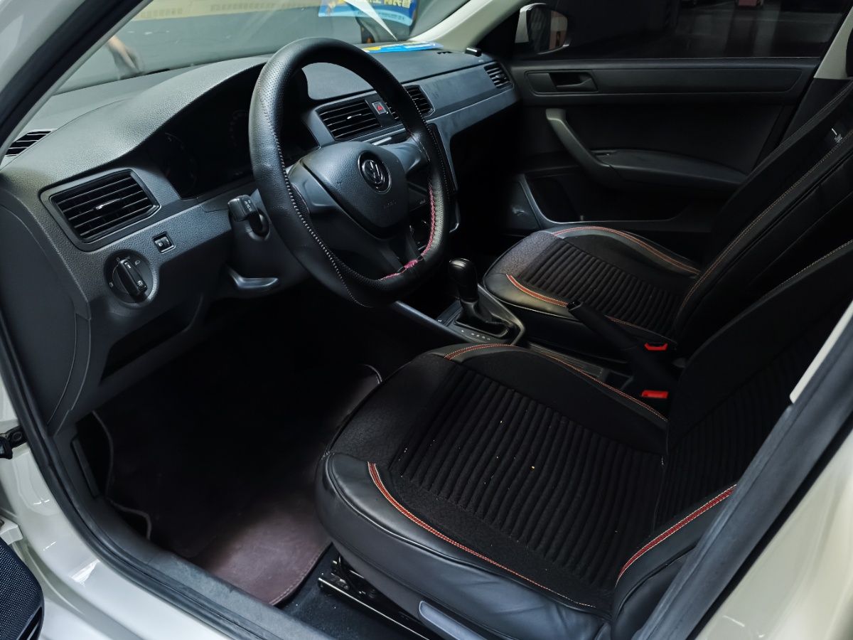 Volkswagen Santana 2019 car image #3