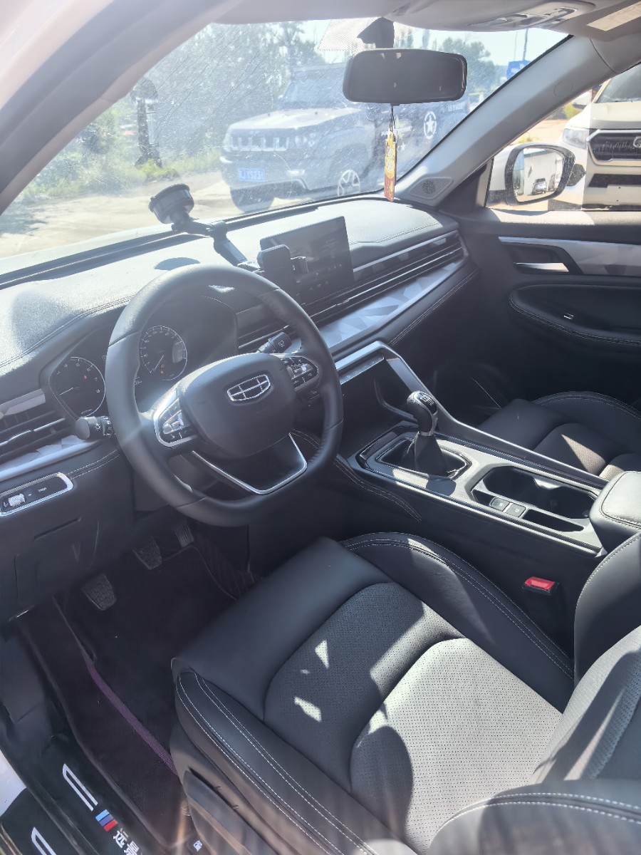 GEELY Vision X6 2023 car image #6
