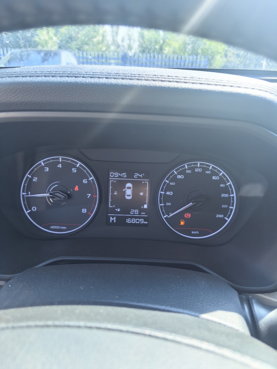 GEELY Vision X6 2023 car image #8