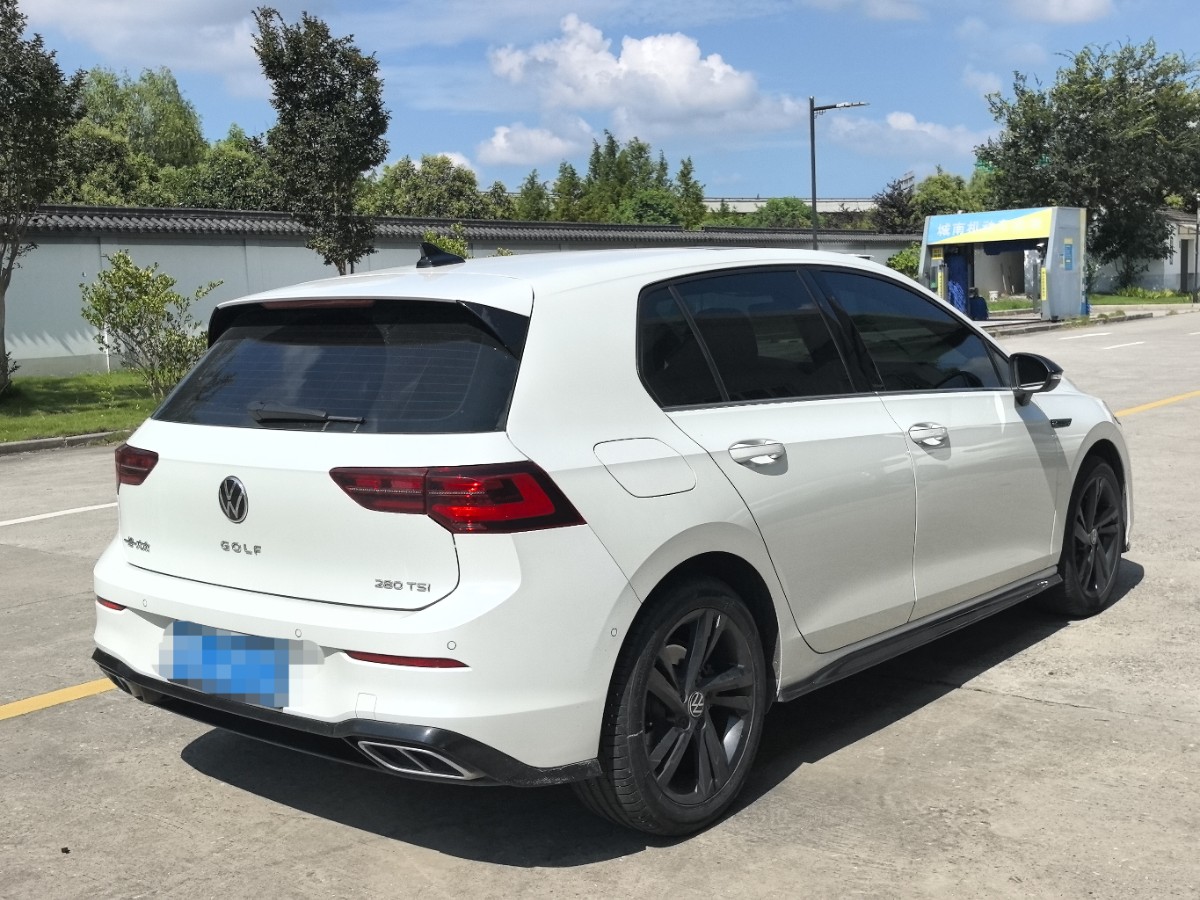 Volkswagen Golf 2022 car image #4
