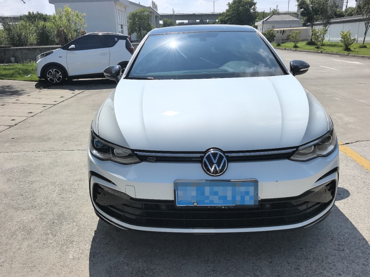 Volkswagen Golf 2022 car image #2