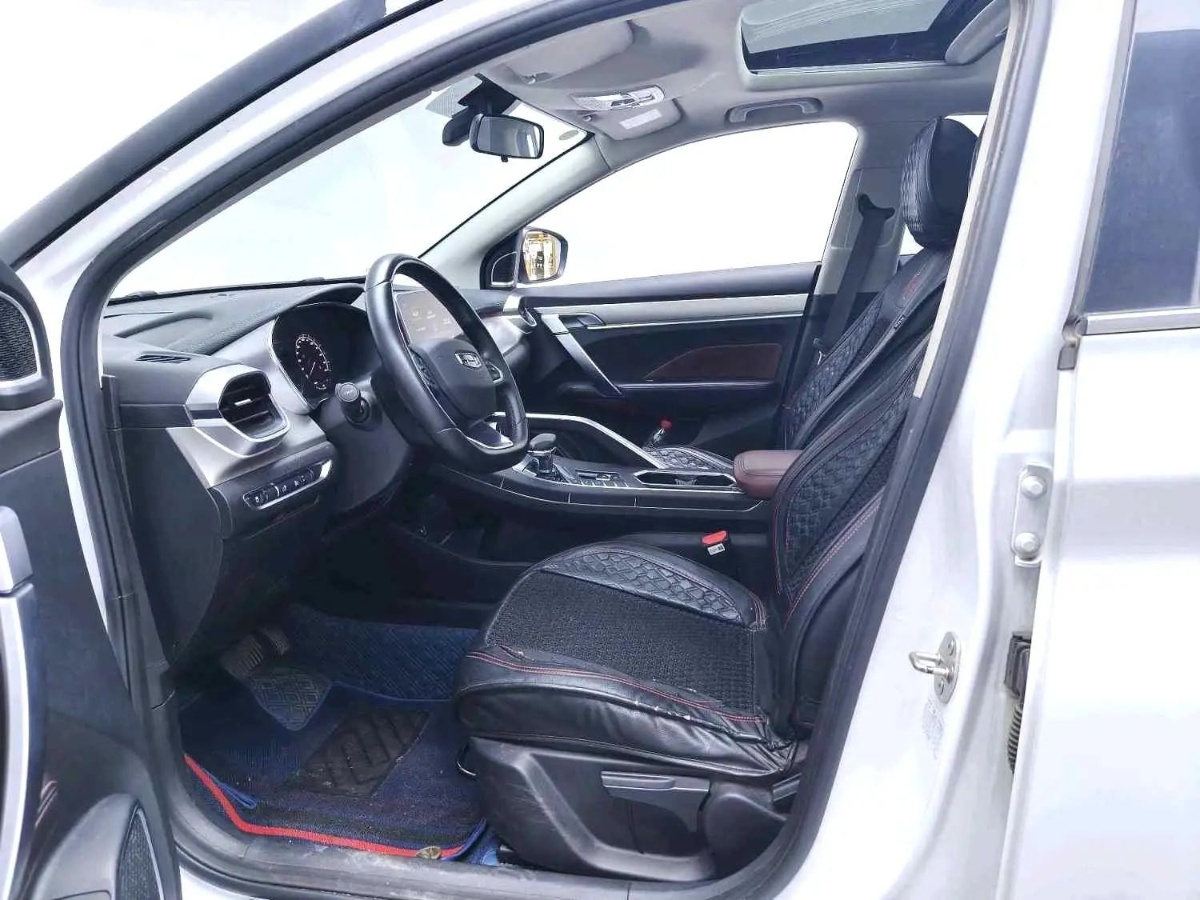 GEELY Coolray 2022 car image #2