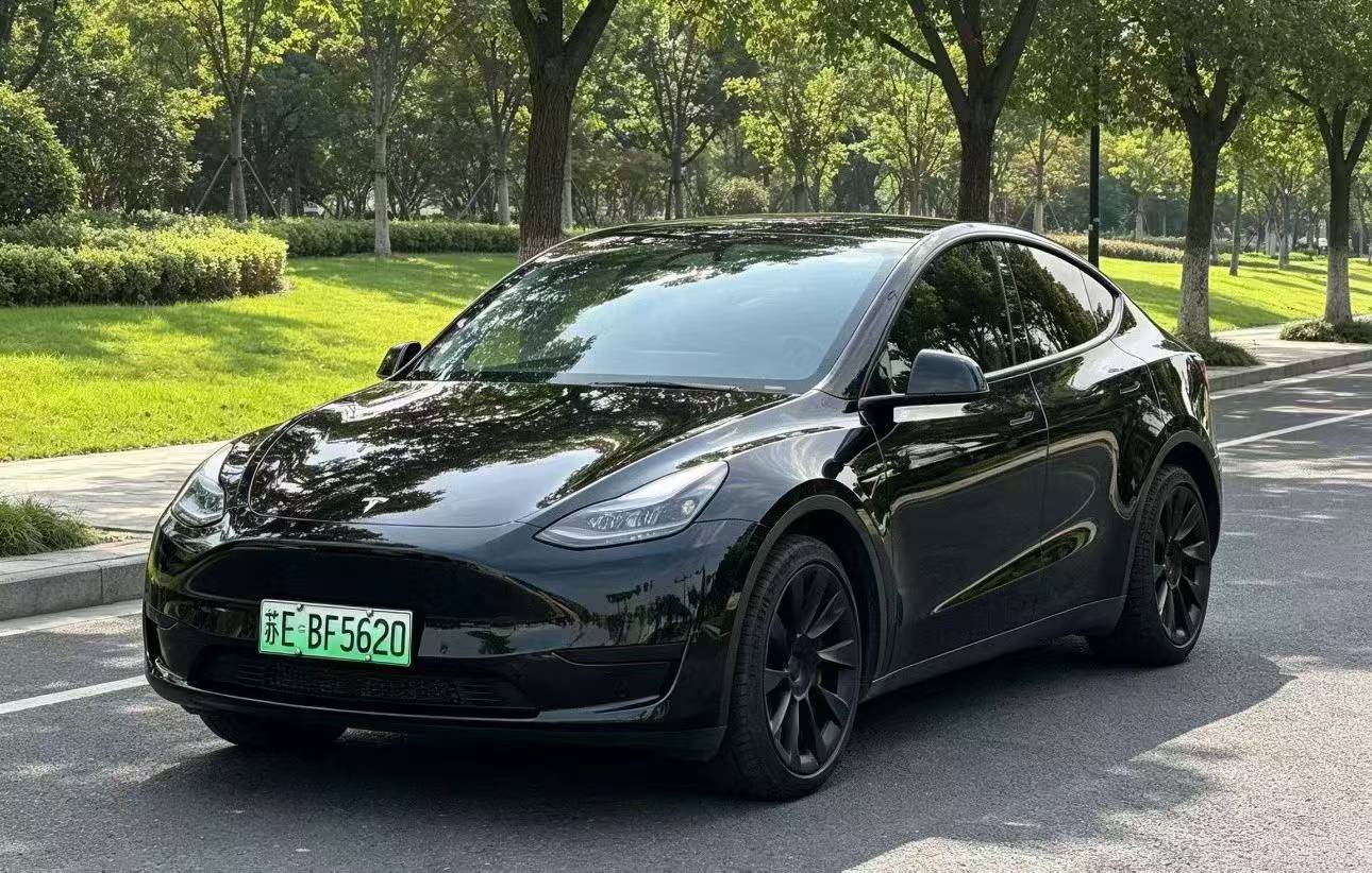 Tesla Model Y 2022 car image #3