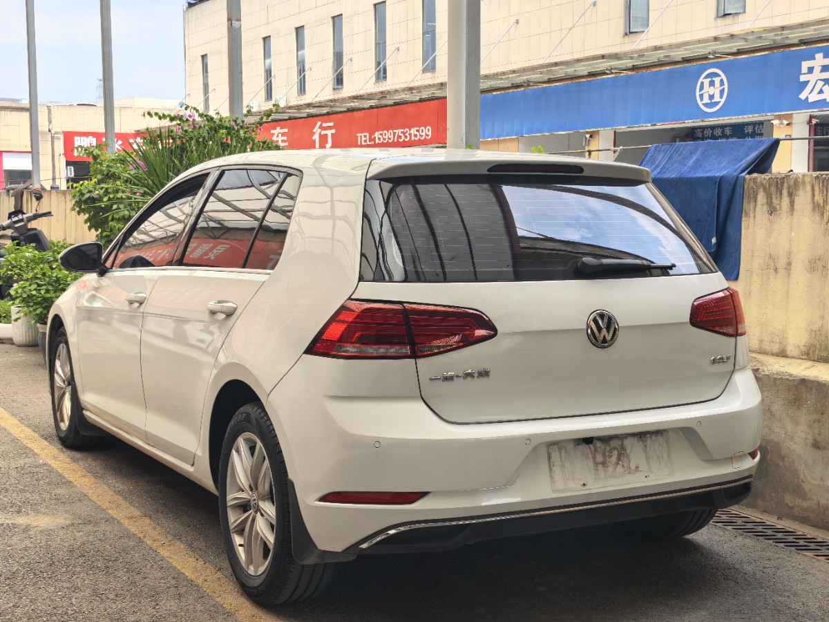Volkswagen Golf 2019 car image #4