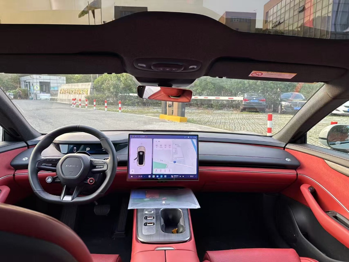 MI SU7 2024 immagine di auto #4