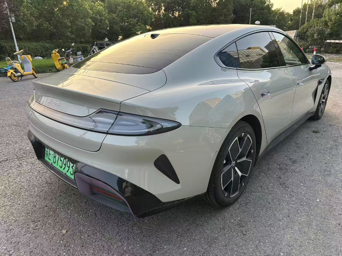 MI SU7 2024 immagine di auto #6