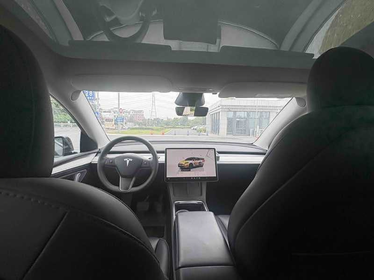Tesla Model Y 2024 car image #6