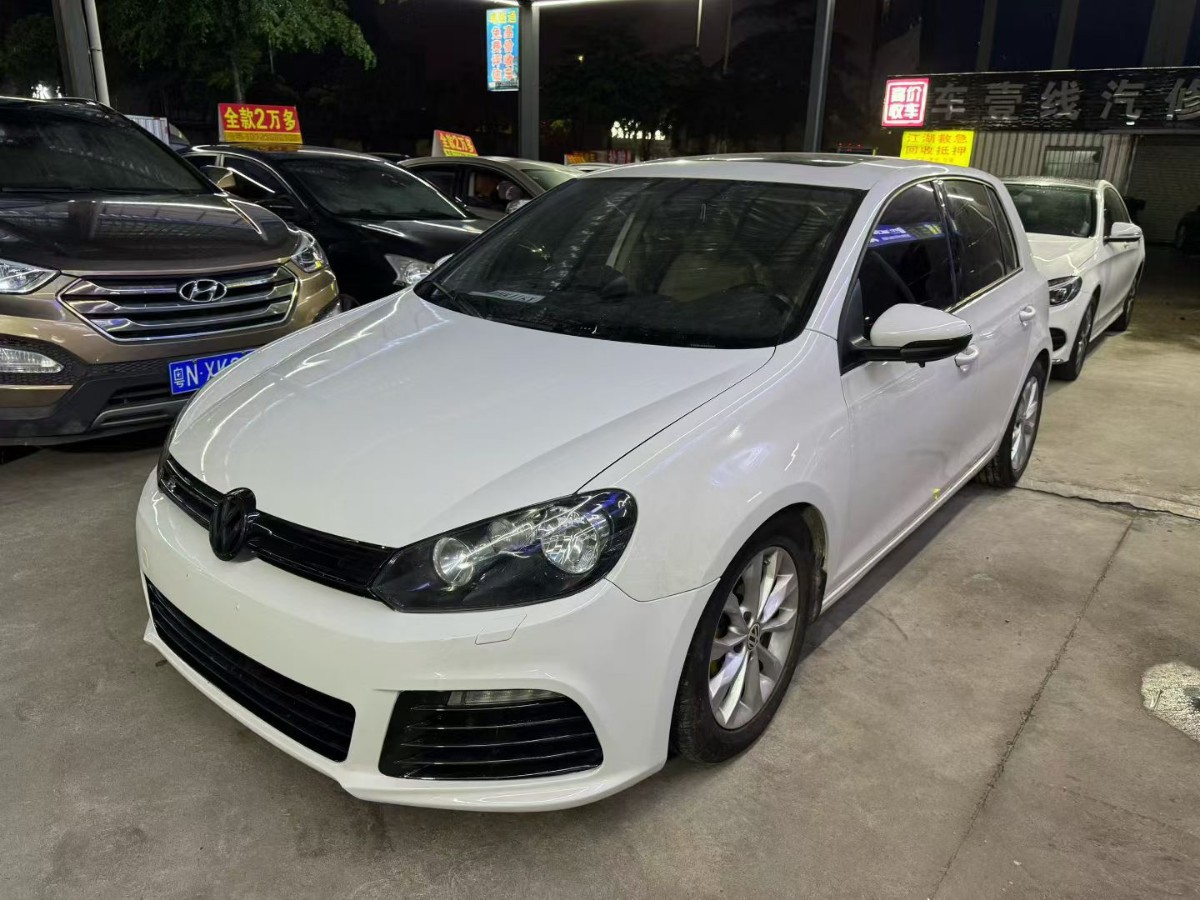 Volkswagen Golf 2012 car image 
