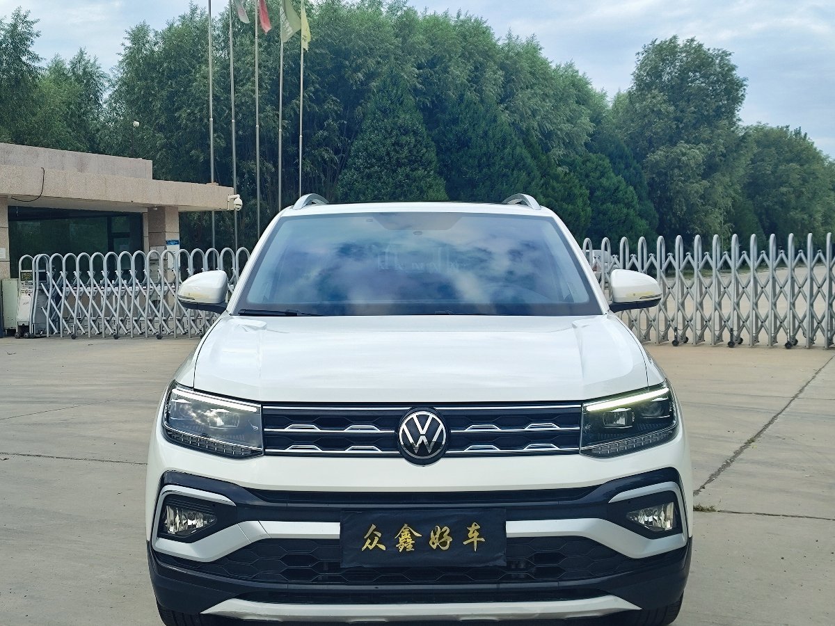 Volkswagen T-Cross 2022 car image #2