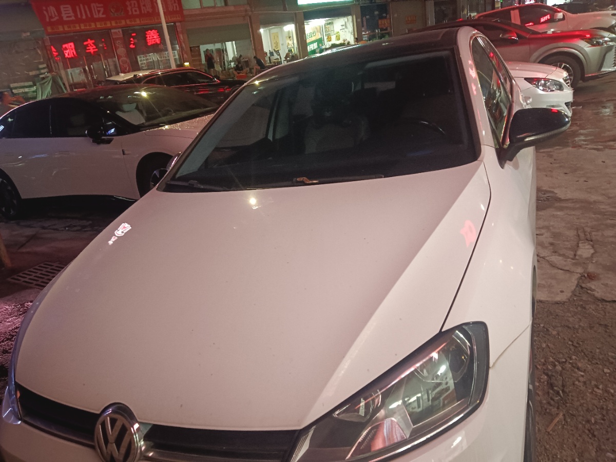 Volkswagen Golf 2017 Volkswagen Golf 2017 car image
