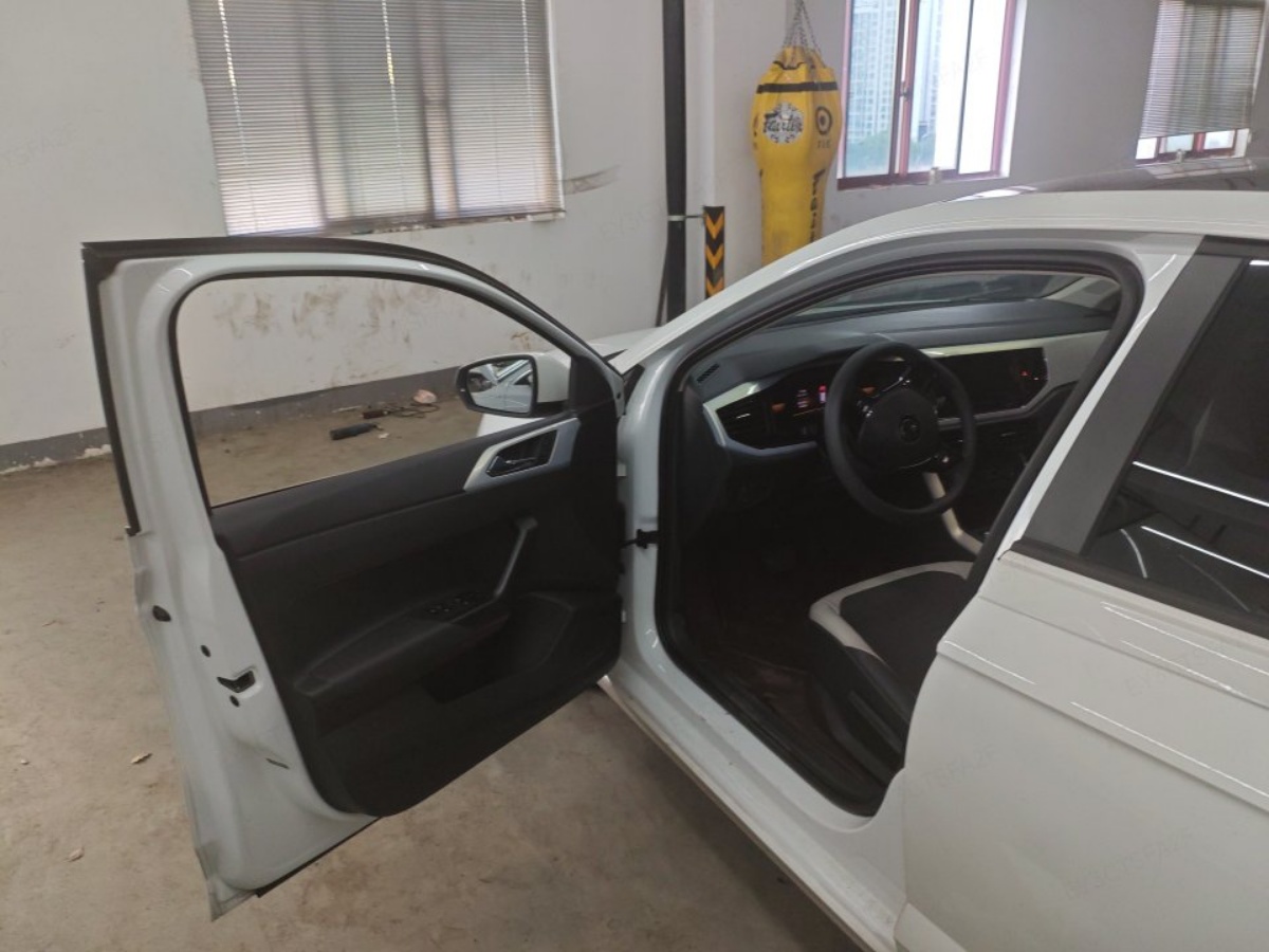 Volkswagen Polo 2023 car image #7