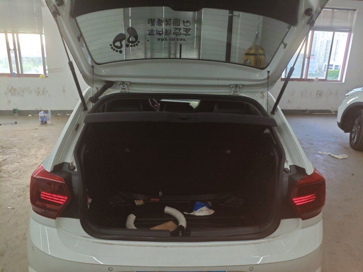 Volkswagen Polo 2023 car image #10