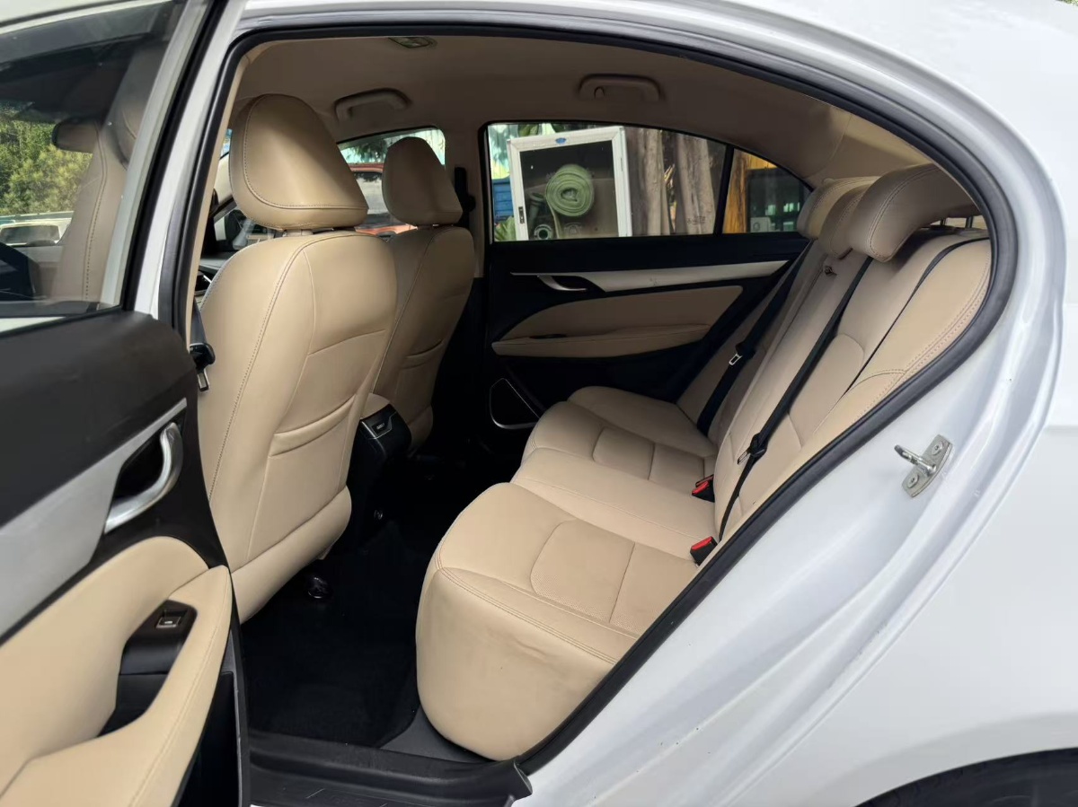 GEELY Emgrand 2019 #6 GEELY Emgrand 2019 car image #6