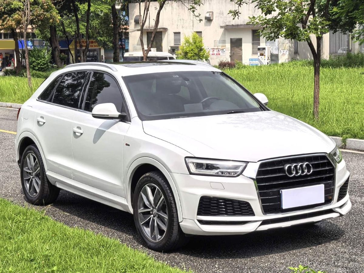 Audi Q3 2018 car image #2