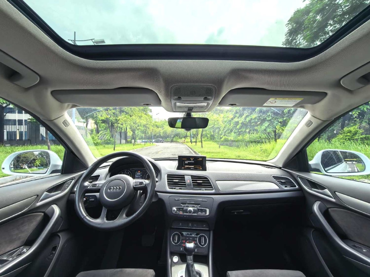 Audi Q3 2018 car image #6