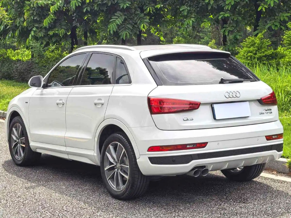 Audi Q3 2018 car image #7