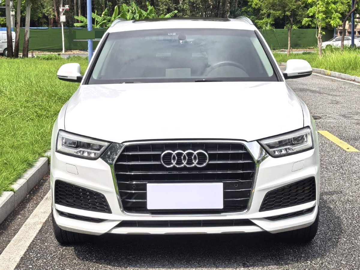 Audi Q3 2018 car image #8